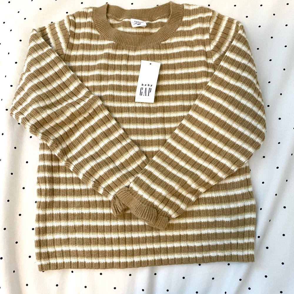 New Gap sweater 4T
